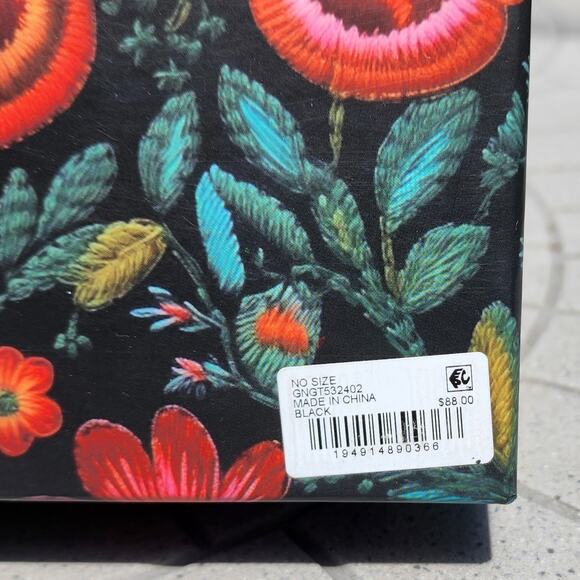 BCBGeneration 3-Piece Faux Weave Hobo Crossbody Bag Gift Set - Picture 9 of 11